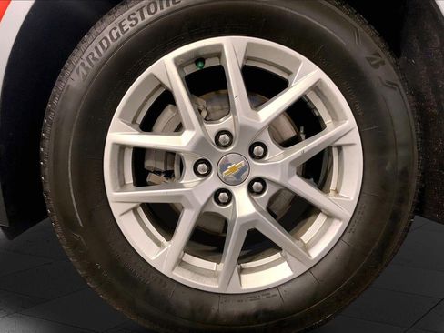 Used 2023 Chevrolet Equinox LT AWD/4WD image 9