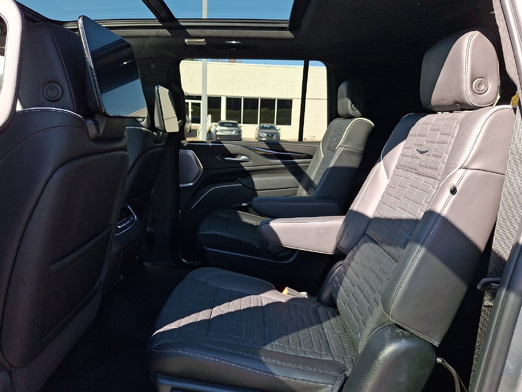 Certified 2024 Cadillac Escalade ESV V AWD/4WD image 13