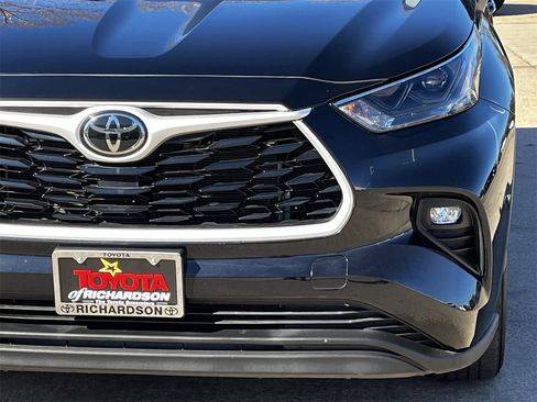 Used 2024 Toyota Highlander LE image 8