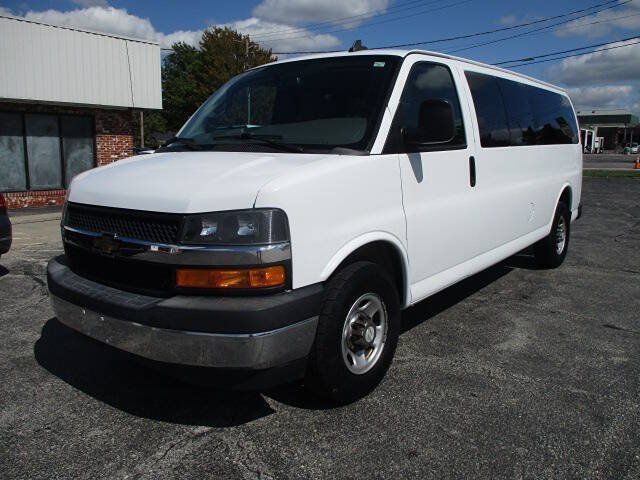 Used 2018 Chevrolet Express 3500 LT w/ LT Preferred Equipment Group RWD image 10
