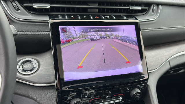 Used 2022 Jeep Grand Cherokee L Limited AWD/4WD image 17