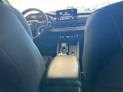 Used 2023 Mitsubishi Outlander ES image 26