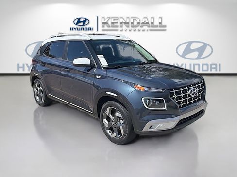 Used 2023 Hyundai Venue Limited image 1