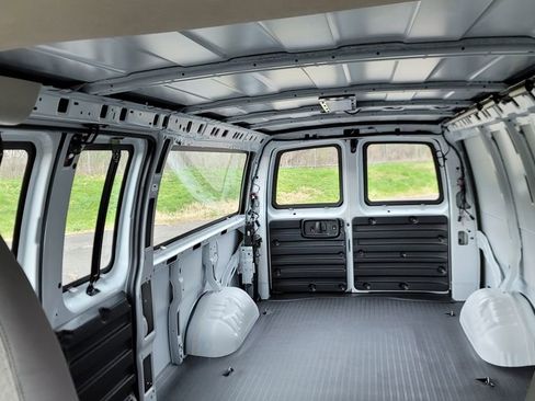 New 2025 Chevrolet Express 2500 Work Van w/ Driver Convenience Package image 25
