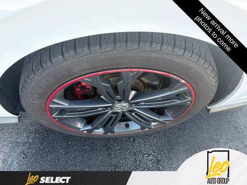 Used 2019 Volkswagen Jetta GLI FWD image 10