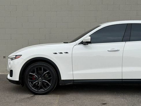 Used 2018 Maserati Levante AWD/4WD image 4