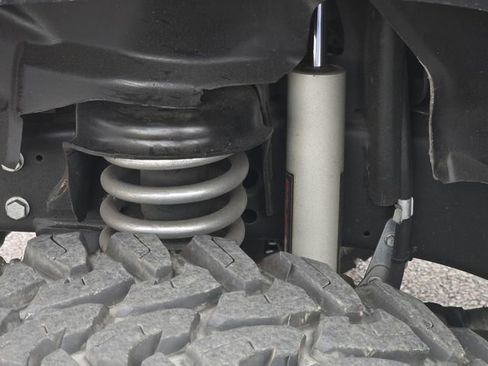 Used 2020 Jeep Wrangler Unlimited Sahara AWD/4WD image 7