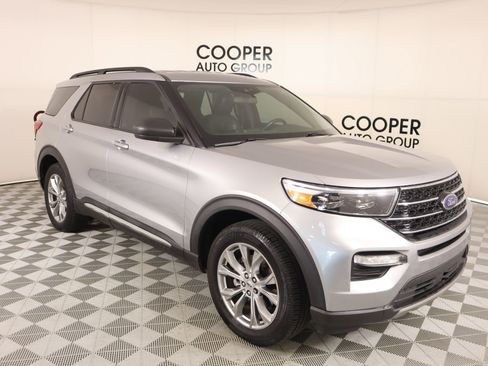 Used 2020 Ford Explorer XLT w/ Equipment Group 202A AWD/4WD image 1