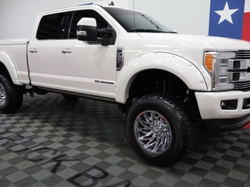 Used 2019 Ford F250 Limited w/ FX4 Off-Road Package AWD/4WD image 18