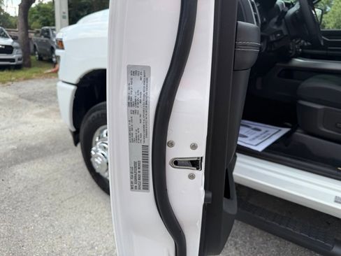 New 2026 RAM 3500 Big Horn AWD/4WD image 17