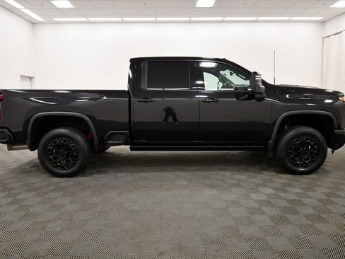 Used 2024 Chevrolet Silverado 2500 LTZ w/ LTZ Plus Package AWD/4WD image 9