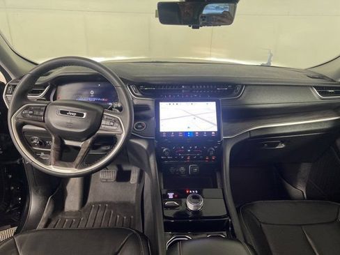 Used 2023 Jeep Grand Cherokee Limited w/ Luxury Tech Group II AWD/4WD image 23