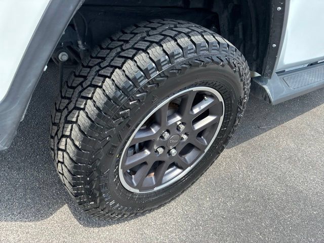 Used 2021 Jeep Gladiator Overland w/ Trailer Tow Package AWD/4WD image 15