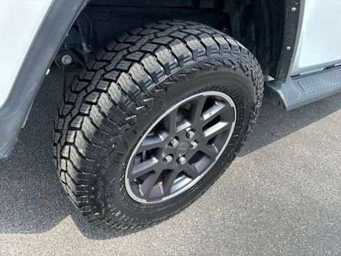 Used 2021 Jeep Gladiator Overland w/ Trailer Tow Package AWD/4WD image 15