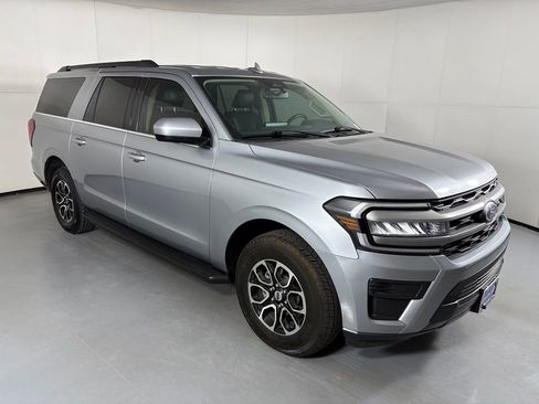 Used 2024 Ford Expedition Max XLT RWD image 2
