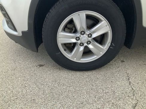 Used 2019 Chevrolet Trax LT w/ Driver Confidence Package image 10
