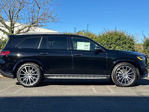 New 2026 Mercedes-Benz GLS 580 4MATIC image 2