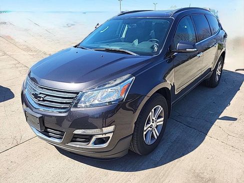 Used 2016 Chevrolet Traverse LT image 1