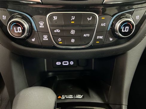 Used 2024 Chevrolet Equinox Premier image 15