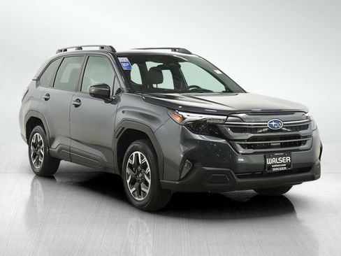 Used 2025 Subaru Forester Premium AWD/4WD image 7