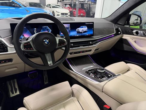 Used 2024 BMW X7 xDrive40i w/ Executive Package image 17