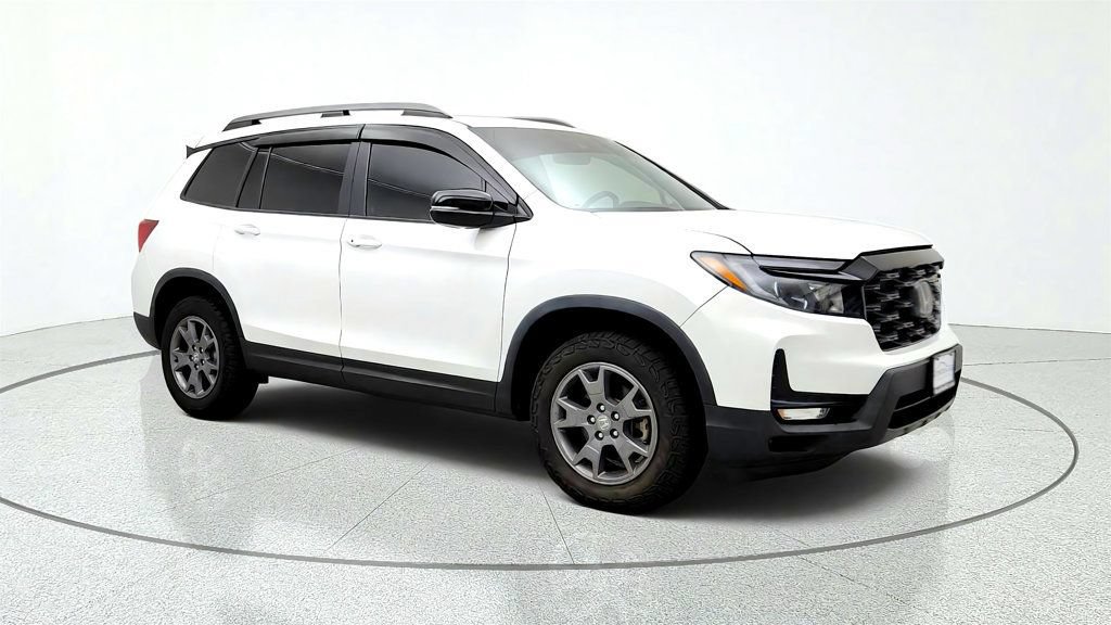 Used 2024 Honda Passport TrailSport image 3