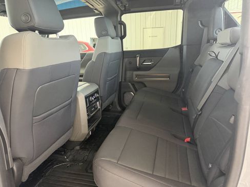 Used 2025 GMC Hummer EV 2X AWD/4WD image 37