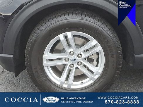 Certified 2022 Ford Explorer XLT w/ Equipment Group 202A image 8