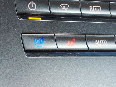 Used 2017 Lincoln MKX Reserve w/ Driver Assistance Package AWD/4WD image 8