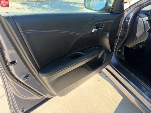 Used 2017 Honda Accord Sport image 16