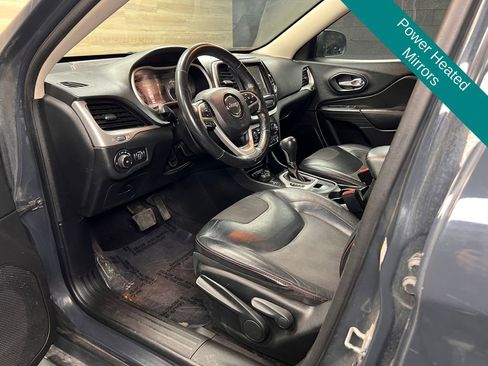 Used 2016 Jeep Cherokee Trailhawk w/ Cold Weather Group image 4