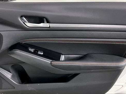 Used 2023 Nissan Altima 2.5 SR w/ SR Premium Package image 27