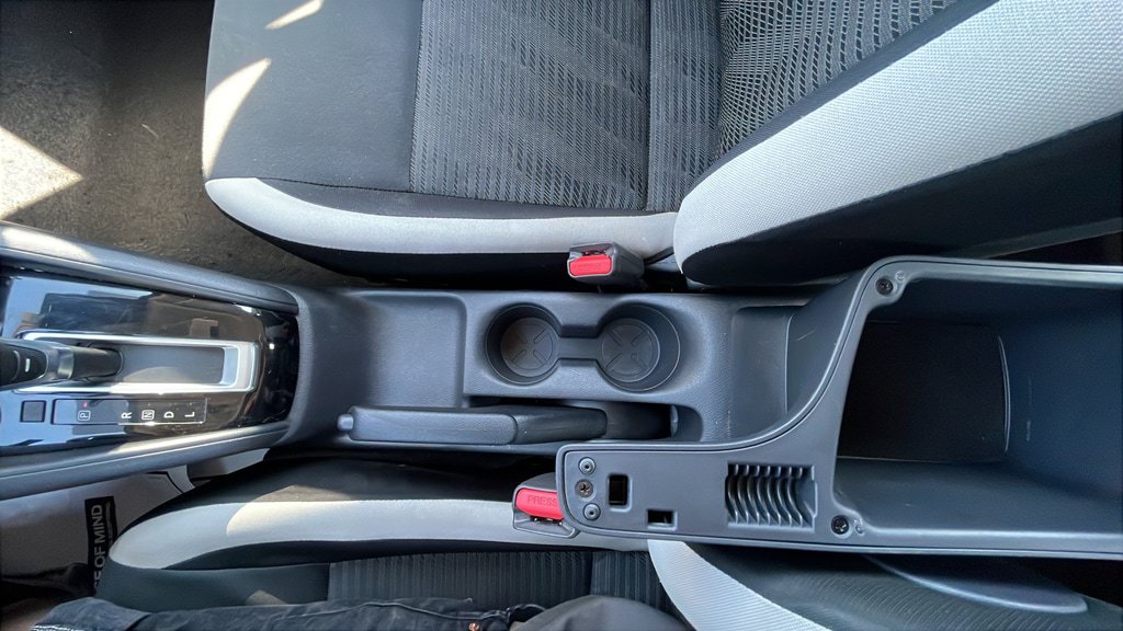 Used 2020 Nissan Versa SV FWD image 13