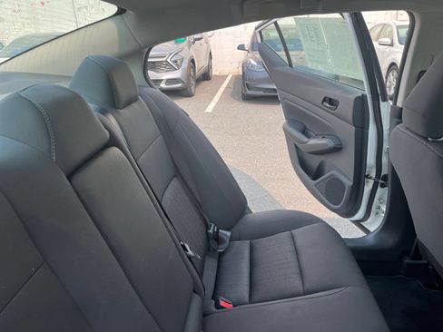 Used 2025 Nissan Altima 2.5 SV FWD image 37