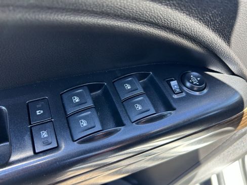 Used 2018 GMC Canyon Denali RWD image 28