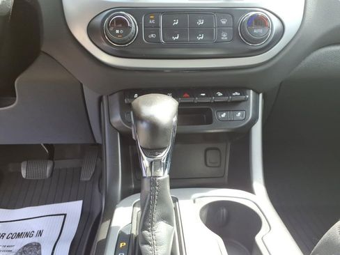 Used 2022 Chevrolet Colorado ZR2 AWD/4WD image 24