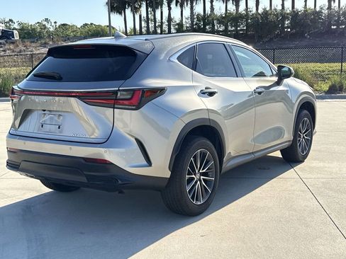 Used 2024 Lexus NX 250 FWD image 11