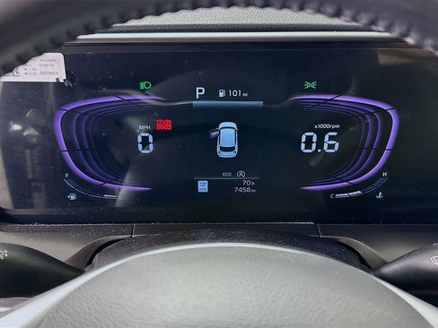 Used 2025 Kia Telluride LX FWD image 12