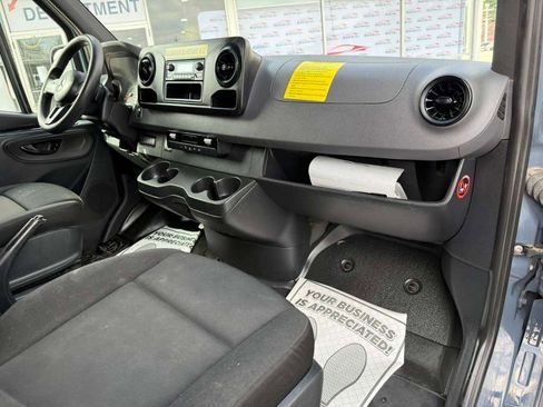 Used 2019 Mercedes-Benz Sprinter 144 image 29