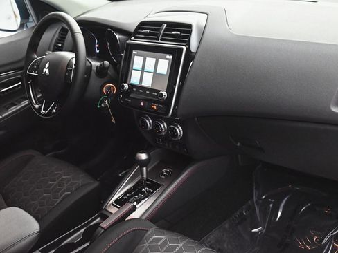 Used 2025 Mitsubishi Outlander Sport LE image 31