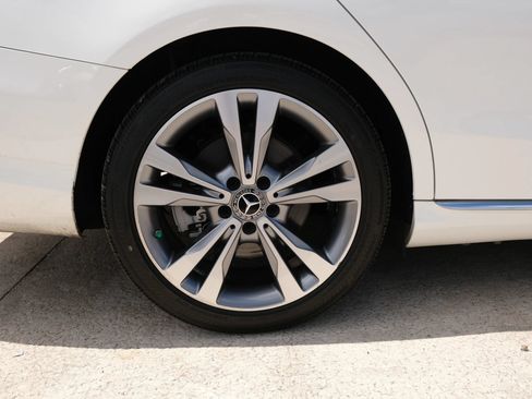 Used 2018 Mercedes-Benz C 350e Sedan image 20