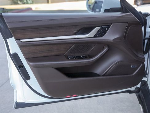 Certified 2022 Porsche Taycan 4 Cross Turismo image 29