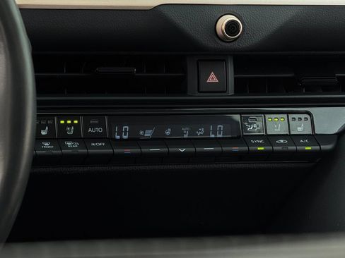 Certified 2025 Toyota Crown Signia w/ Advanced Technology Package AWD/4WD image 16
