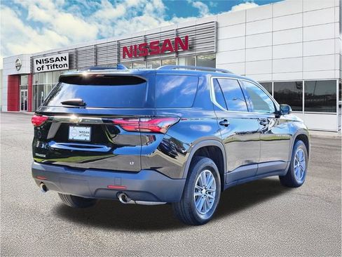 Used 2023 Chevrolet Traverse LT FWD image 4