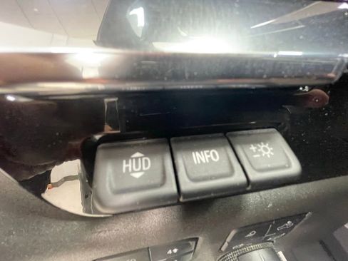 Used 2022 Chevrolet Silverado 1500 High Country w/ High Country Premium Package AWD/4WD image 20