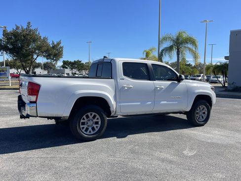 Used 2017 Toyota Tacoma SR5 image 4