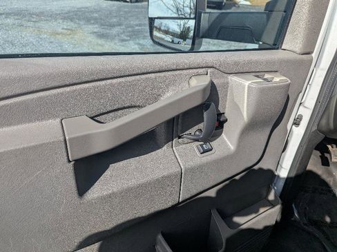 Used 2022 GMC Savana 3500 w/ Power Convenience Package image 20