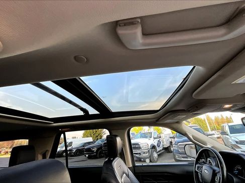 Used 2021 Ford Expedition Platinum image 30