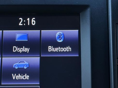 Used 2017 Toyota Camry LE FWD image 4
