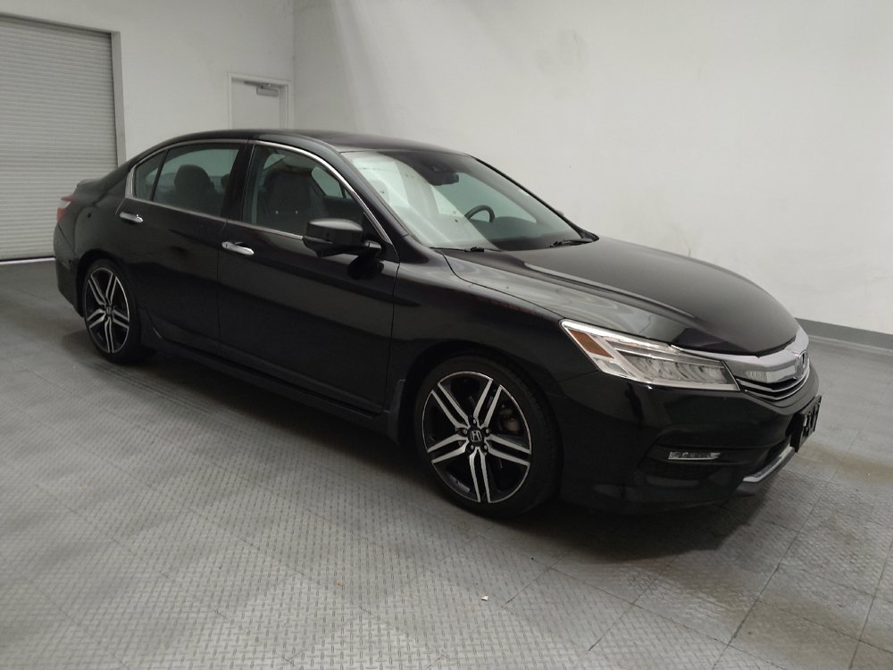 Used 2017 Honda Accord Touring image 11